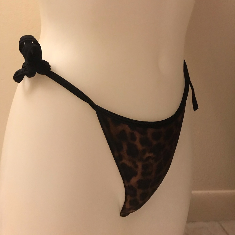 Bikini - Picture 4 of 7